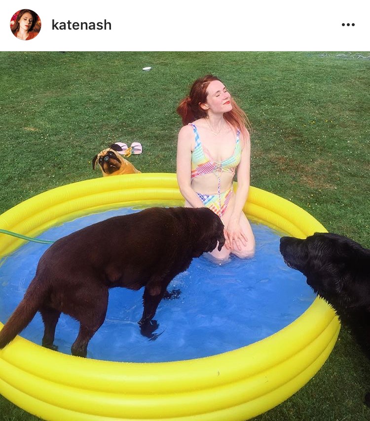 Kate Nash, dog, pool, birthday, pos-kosmos