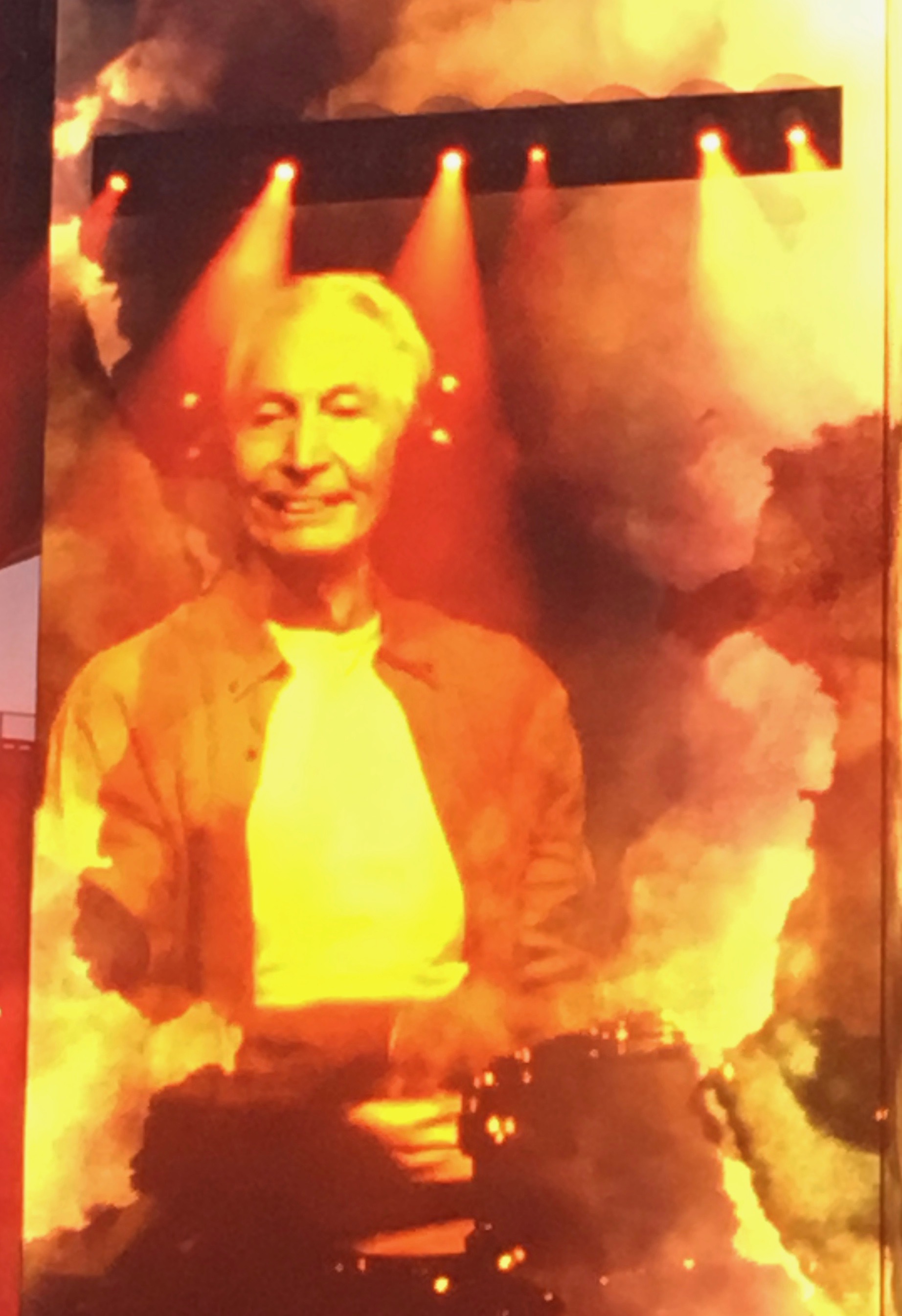 Charlie Watts bei Konzert im Berliner Olympiastation am 23.06.2018. Er sitzt hinter den Drums.